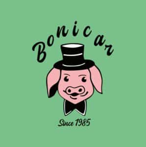 Maiale con cilindro e testo "Bonicar".